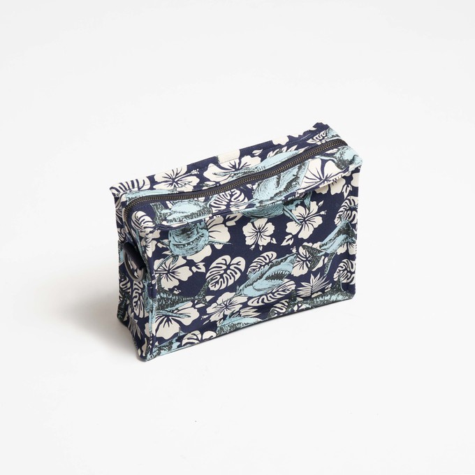 SbS Toiletry Bag M - The Sharks from Souleway