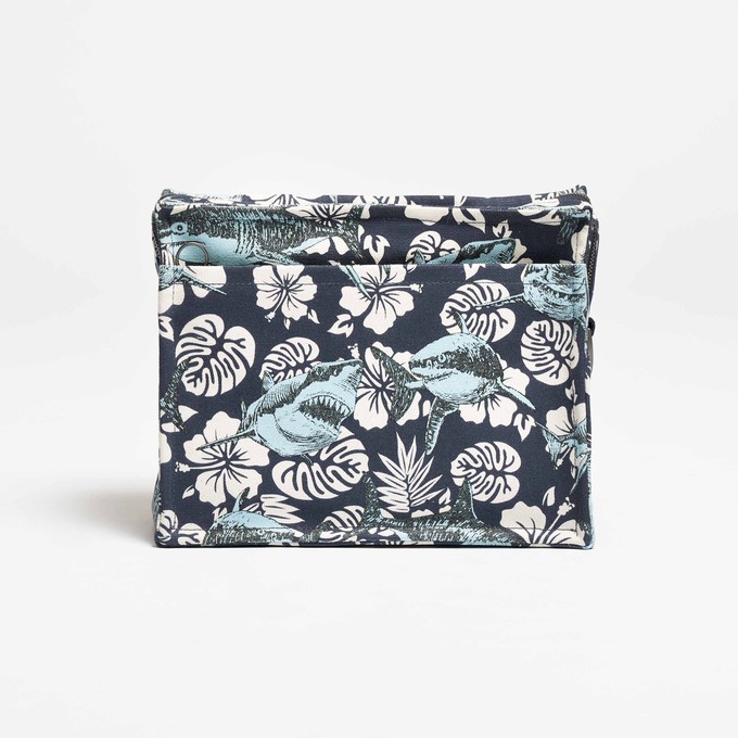 SbS Toiletry Bag L - The Sharks from Souleway
