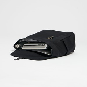 Classic Backpack L - Night Black from Souleway