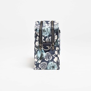 SbS Toiletry Bag L - The Sharks from Souleway
