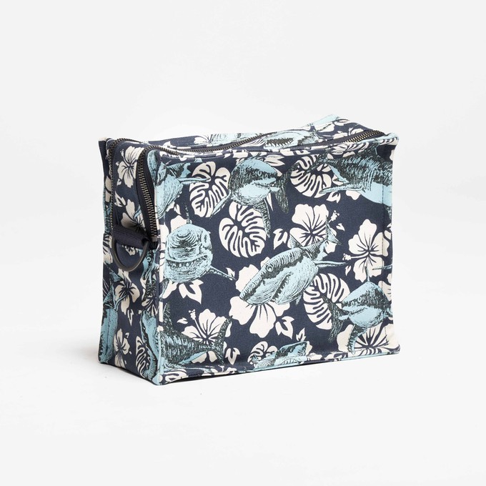 SbS Toiletry Bag L - The Sharks from Souleway