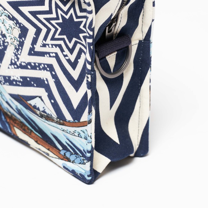 SbS Toiletry Bag M - The Wave from Souleway