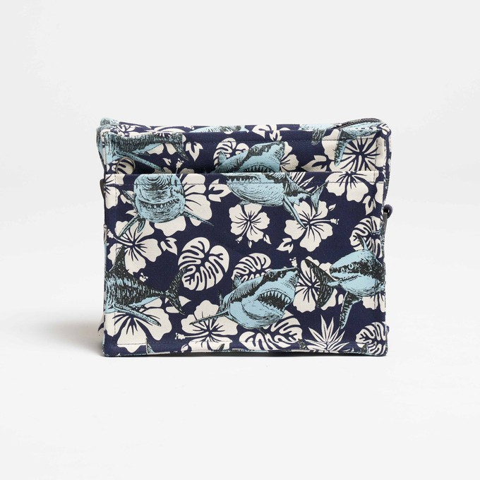 SbS Toiletry Bag M - The Sharks from Souleway