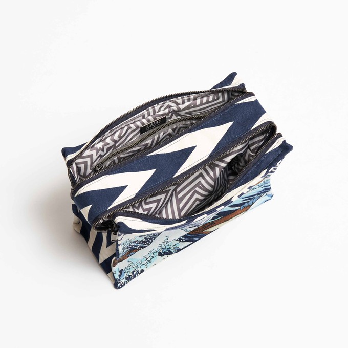 SbS Toiletry Bag L - The Wave from Souleway