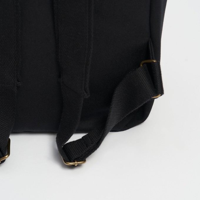 Classic Backpack L - Night Black from Souleway