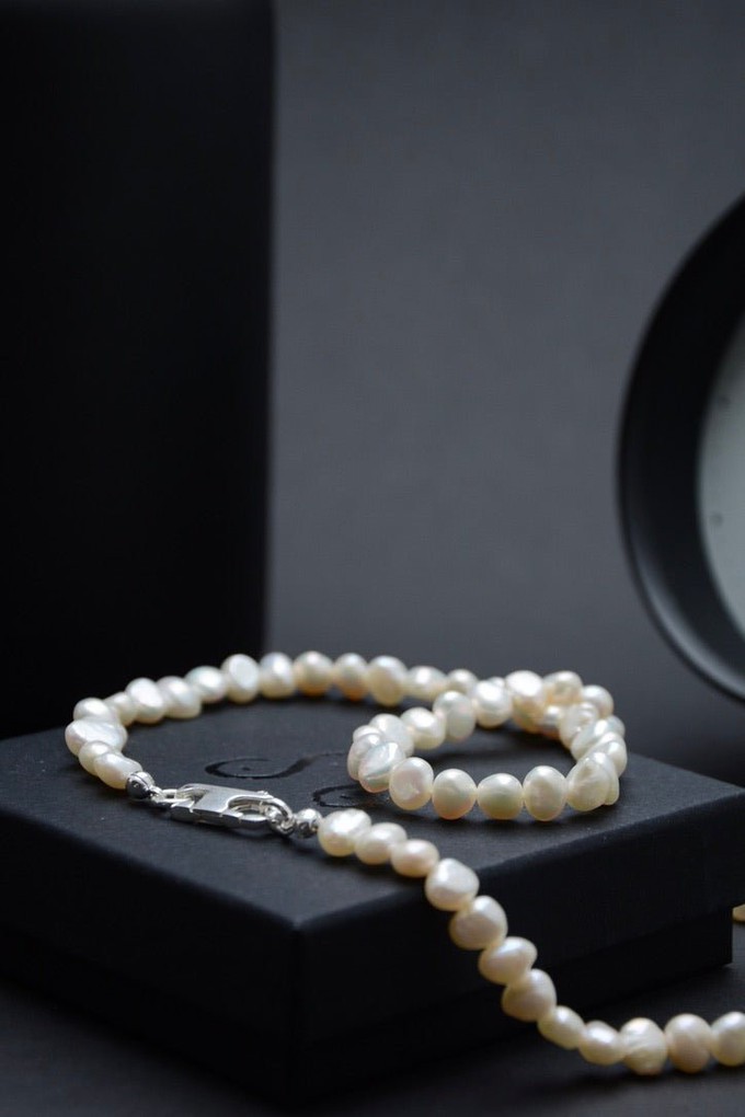 THE SQUIGGLY PEARL NECKLACE from squïd studios