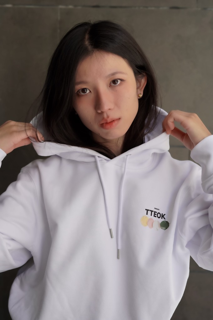 TTEOK TIME WHITE HOODIE from SSEOM BRAND