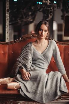 Mouse Merino Wrap Top with Green Glitter Detail – Natural Grey via STUDIO MYR