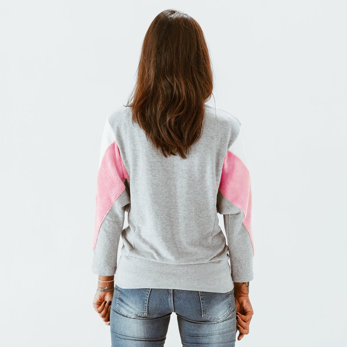 Sweatshirt - AMY - made of 4 different recycled fabrics - white, dark pink, grayº from The Driftwood Tales