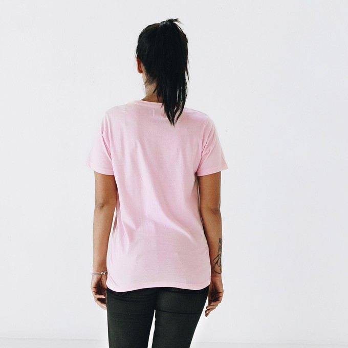 T-shirt - unisex - organic cotton - pink from The Driftwood Tales