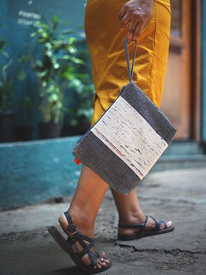 Garage Sale | Wrist Clutch – Panda from Théla