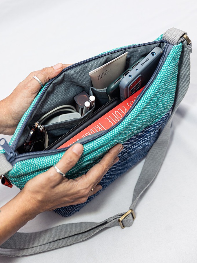 Kangaroo Crossbody – Panda from Théla