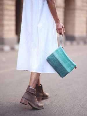 Wrist Purse – Spearmint from Théla