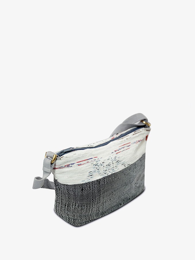 Kangaroo Crossbody – Panda from Théla