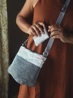 Kangaroo Crossbody – Panda from Théla