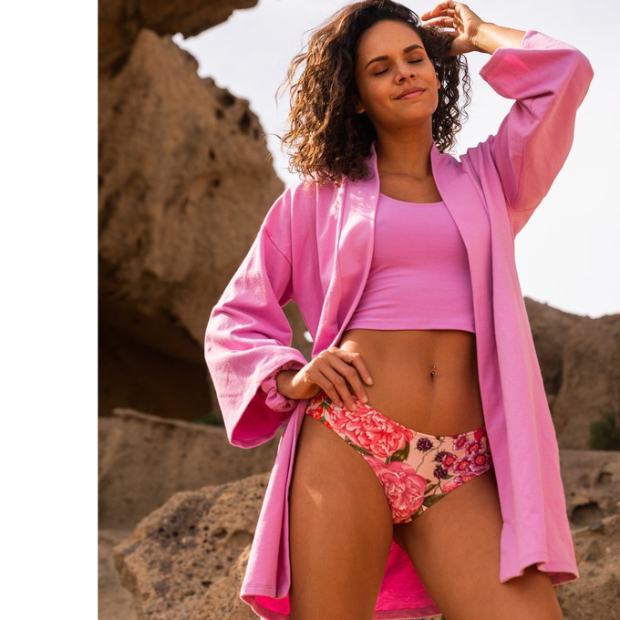 Tulip Organic Cotton Lazy Livin' Robe from TIZZ & TONIC