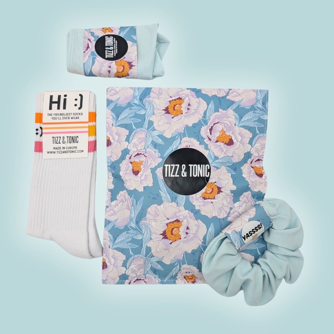 The Baby Blue Hipster Starter Kit  from TIZZ & TONIC