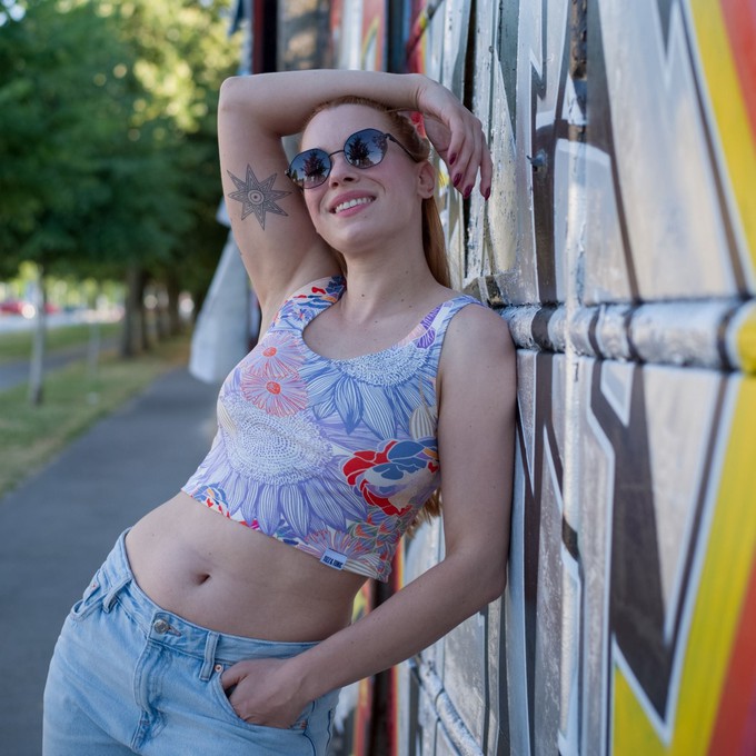 Aura Organic Cotton Cropped Tank Top (Lightweight Fit) from TIZZ & TONIC