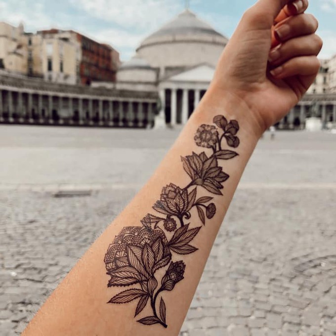 60 Black  Gray Flower Tattoos by Anna Bravo  List Inspire  Black and  white flower tattoo Floral arm tattoo Floral tattoo sleeve