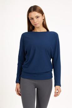 Budhi Longsleeve Yoga Top – Midnight via Urban Goddess