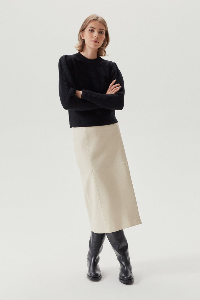 The Merino Wool Sweater With Pinces - Black from Urbankissed