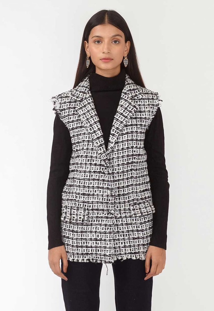 Black & White Handwoven Sleeveless Jacket Vest from Urbankissed