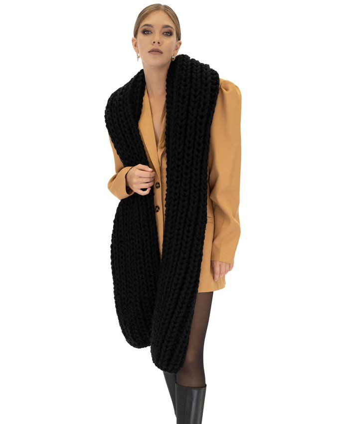 Ribbed Chunky Scarf - Black from Urbankissed
