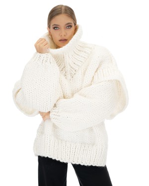 Turtle Rolled Neck Sweater - White from Urbankissed