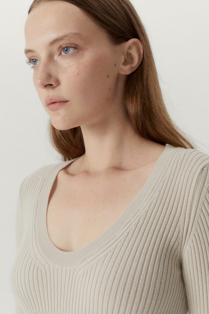 The Merino Wool U-neck Sweater - Pearl from Urbankissed