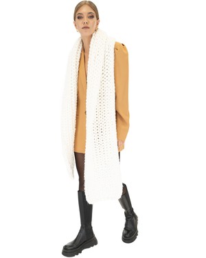 Ribbed Chunky Scarf - White from Urbankissed
