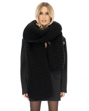 Straight Ribbed Chunky Scarf - Black from Urbankissed