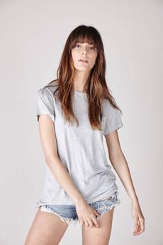 The Alexa | Basic T-shirt - Grey via Urbankissed