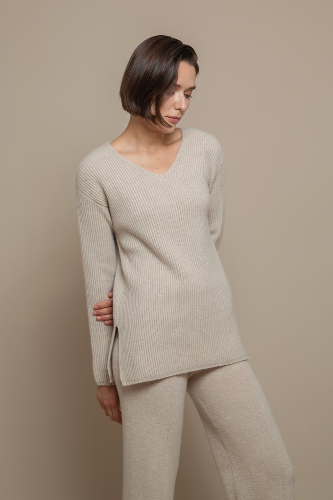 Emma - Ribbed V-neck Jumper from Urbankissed