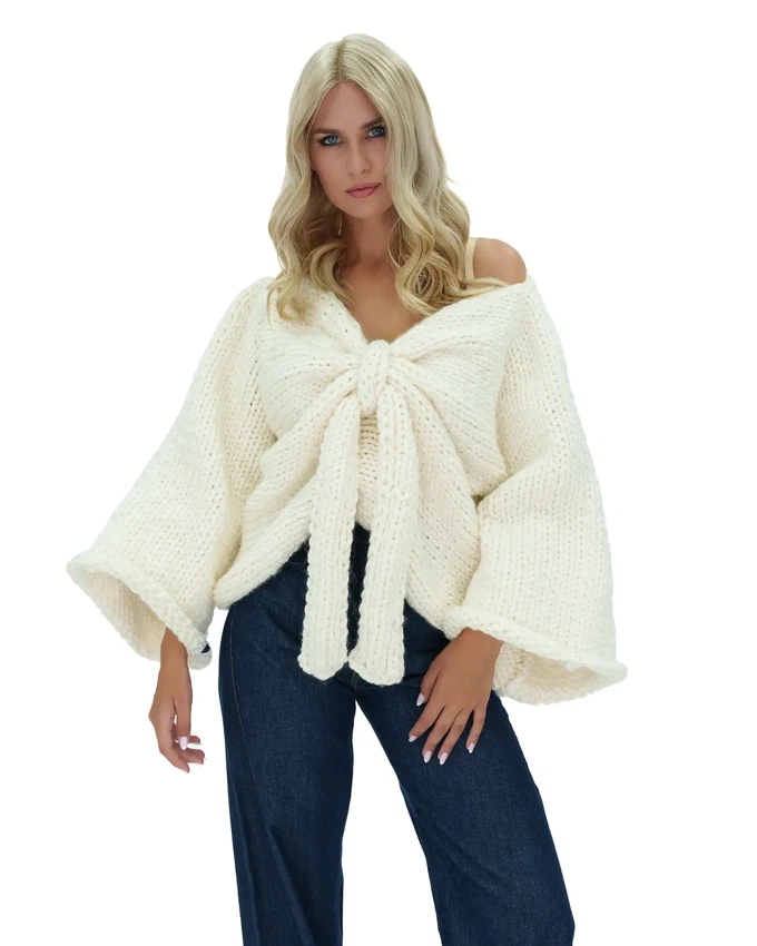 Chunky Bow Sweater - White from Urbankissed