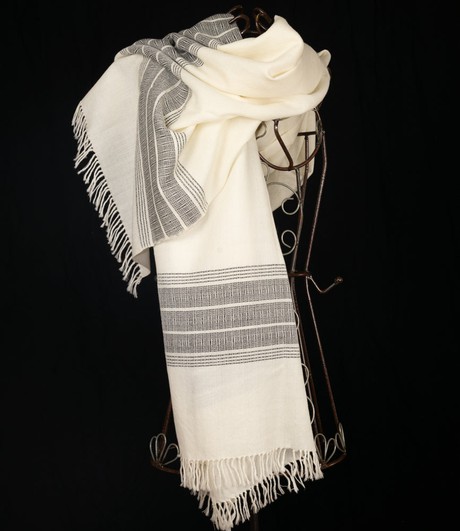Creamy white lambswool scarf with woven motif from Via India