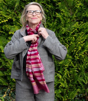 Silk scarf pink hand dyed from Via India