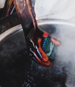 Silk scarf pink hand dyed from Via India