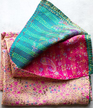 Kantha sjaal hergebruikte zijde Pink-Turquoise voor inkopers from Via India