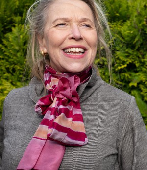 Silk scarf pink hand dyed from Via India