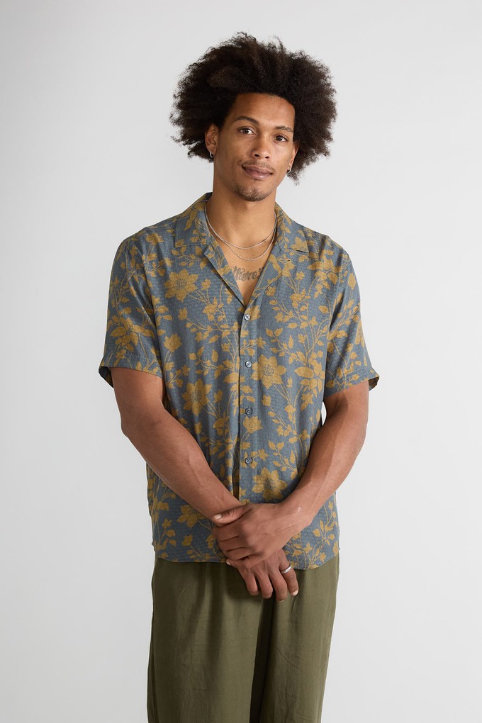 Muck Shirt ikebana from Yahmo
