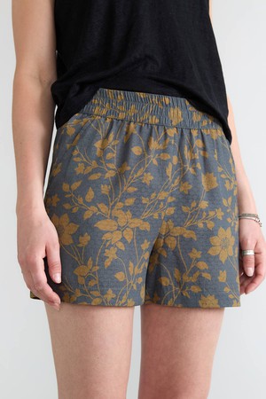Rosi Shorts ikebana from Yahmo
