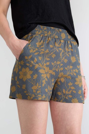 Rosi Shorts ikebana from Yahmo