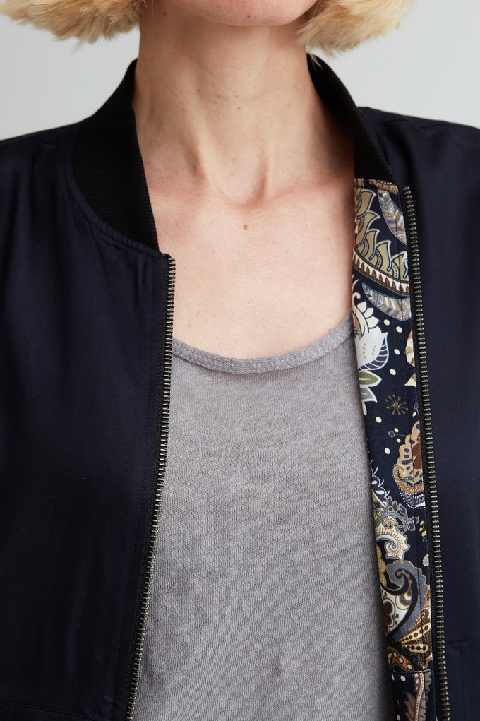 Ruth Wendejacke bird/navy from Yahmo