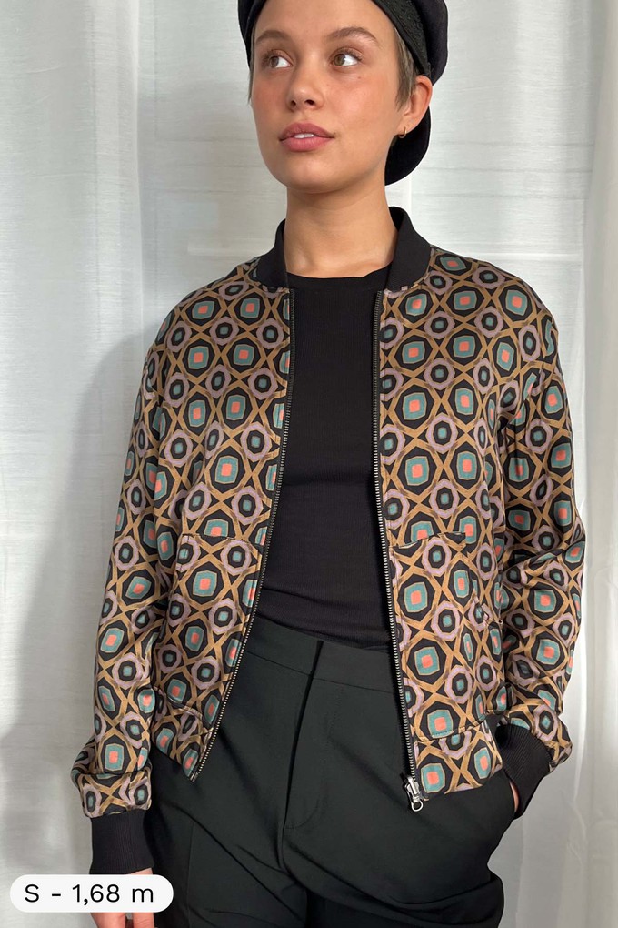 Ruth Reversible Bomber Jacket kaleidoscope/black from Yahmo