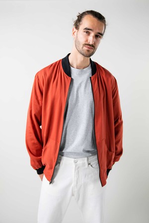 Laslo Wendejacke 1921/mineral red from Yahmo