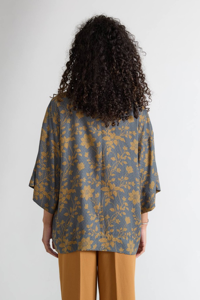 Gerda Kimono ikebana from Yahmo