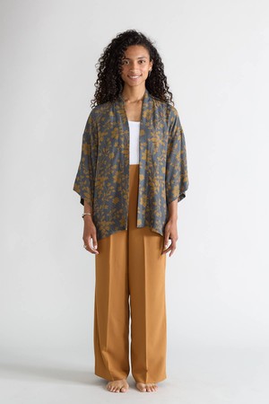 Gerda Kimono ikebana from Yahmo